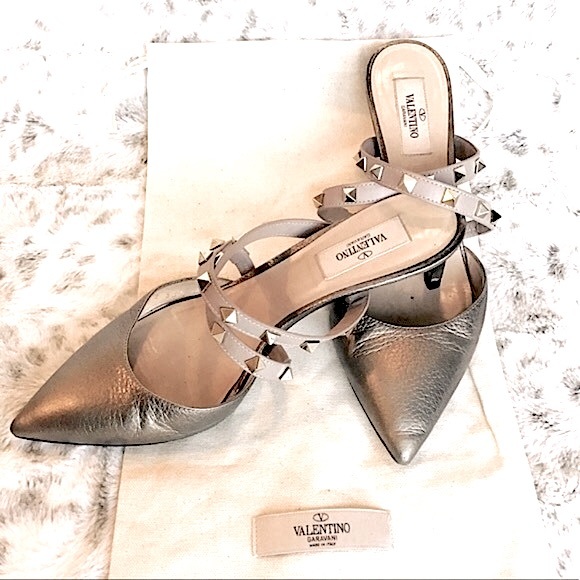 VALENTINO GARAVANI. Rockstud Crisscross Mules Sz 38.5 - Picture 1 of 7